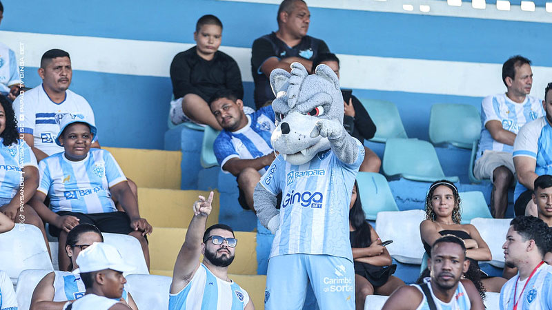 Torcida marcou presença no treinamento deste domingo (29) na Curuzu