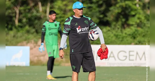 Imagem ilustrativa da notícia Apesar da invencibilidade, Claudinei lamenta ausências no Paysandu