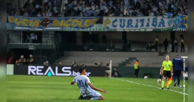 Imagem ilustrativa da notícia Segundona: Paysandu faz história com "lei do ex", saída da zona e feitos inéditos