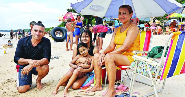Imagem ilustrativa da notícia Visitantes lotaram as praias de Outeiro no feriado