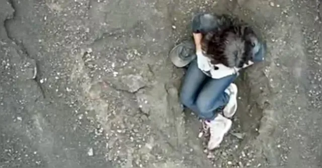 Imagem ilustrativa da notícia Vídeo: brasileira cai em vulcão na Indonésia e aguarda socorro há mais de 14 horas 