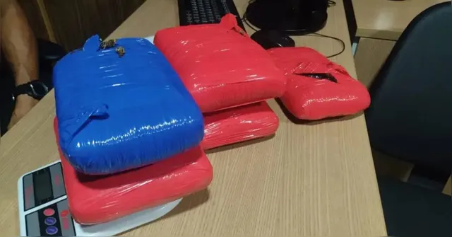 Imagem ilustrativa da notícia Homem é preso com 6 kg de drogas durante fiscalização em barco