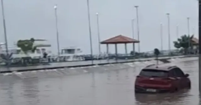 Imagem ilustrativa da notícia Temporal de 45mm causa alagamentos em Santarém