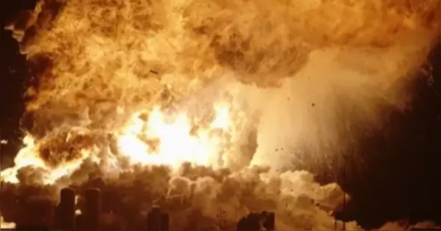Imagem ilustrativa da notícia Foguete da empresa de Elon Musk explode durante teste nos EUA