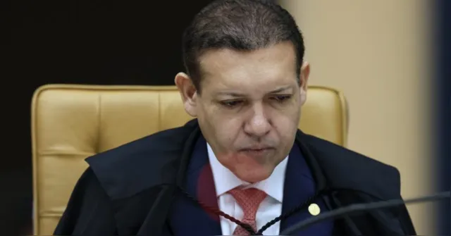 Imagem ilustrativa da notícia STF suspende julgamento sobre lei que proíbe Marcha da Maconha