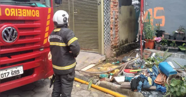 Imagem ilustrativa da notícia Incêndio destrói casa na avenida Duque de Caxias em Belém