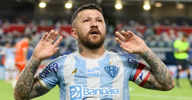 Imagem ilustrativa da notícia Rossi exalta Re-Pa e diz que vitória bicolor pode ser guinada na temporada
