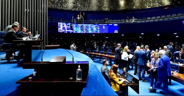Imagem ilustrativa da notícia Câmara pode votar derrubada de regra para trabalho aos feriados