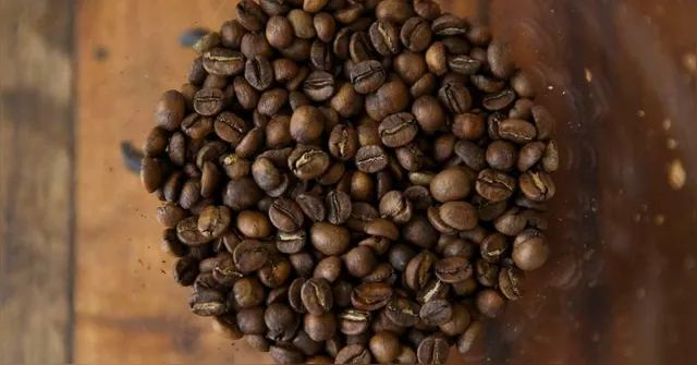 Imagem ilustrativa da notícia Preço do café cai e alivia bolso brasileiro após 18 meses de alta