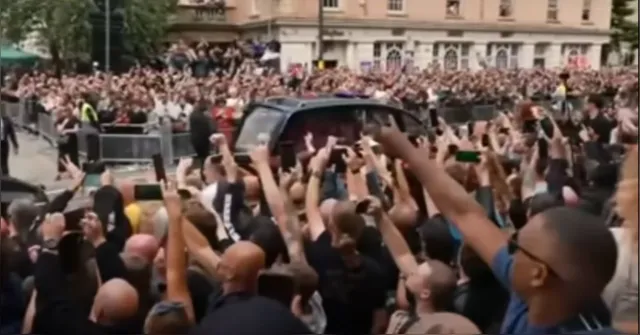 Imagem ilustrativa da notícia Funeral de Ozzy Osbourne lota ruas da Inglaterra