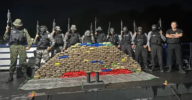 Imagem ilustrativa da notícia Base Candiru apreende 370 kg de drogas e prende cinco pessoas