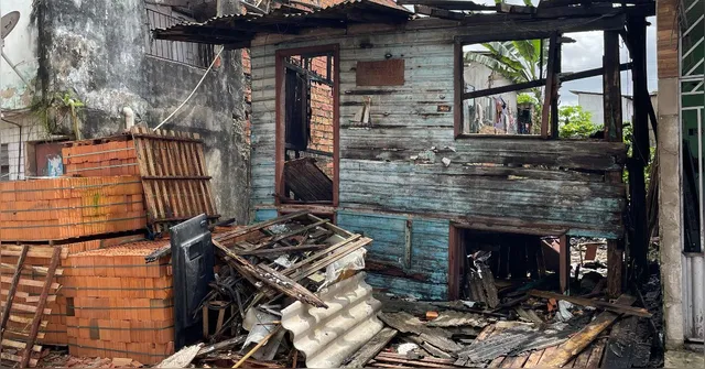 Imagem ilustrativa da notícia Incêndio atinge casa de madeira no Barreiro, em Belém