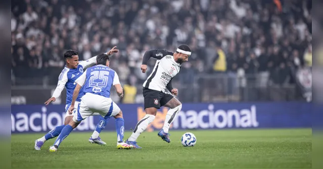 Imagem ilustrativa da notícia Cruzeiro empata com Corinthians em grande atuação de Cássio