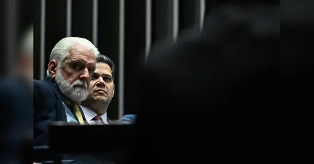 Imagem ilustrativa da notícia Isenção de IR aprovada para quem ganha até dois salários mínimos