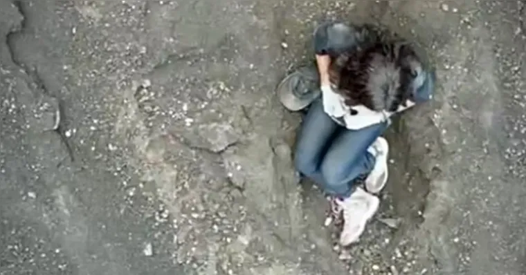 Imagem ilustrativa da notícia Vídeo: brasileira cai em vulcão na Indonésia e aguarda socorro há mais de 14 horas 