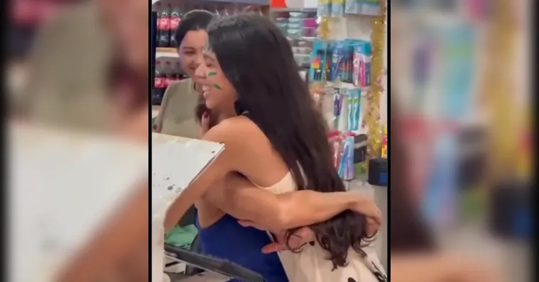 Imagem ilustrativa da notícia Vídeo: estudante surpreende mãe ao revelar aprovação em Fisioterapia