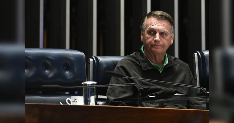 Imagem ilustrativa da notícia Moraes decreta prisão domiciliar de Jair Bolsonaro