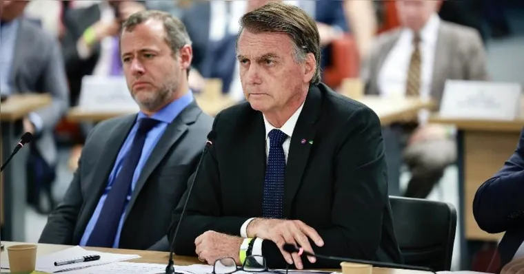 Imagem ilustrativa da notícia Bolsonaro chama de 'malucos' apoiadores após eleição de 2022