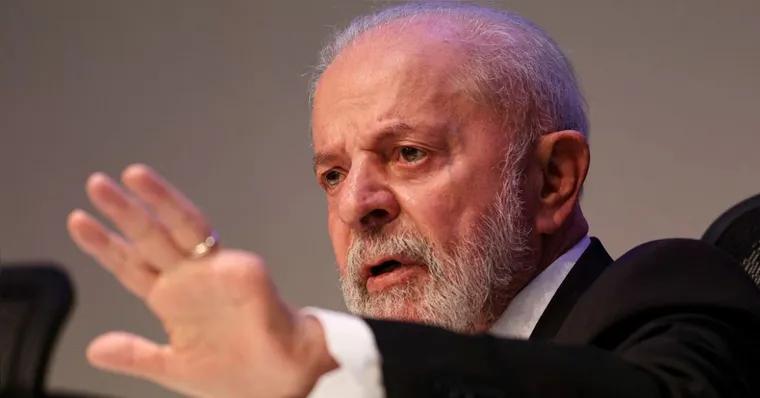 Imagem ilustrativa da notícia Tarifaço: Lula convoca reunião de emergência com ministros