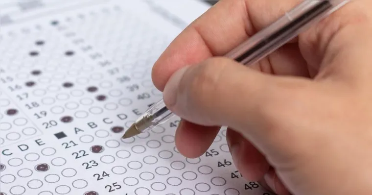 Imagem ilustrativa da notícia Prefeitura tem concurso para diferentes níveis de escolaridade: paga até R$ 12,7 mil