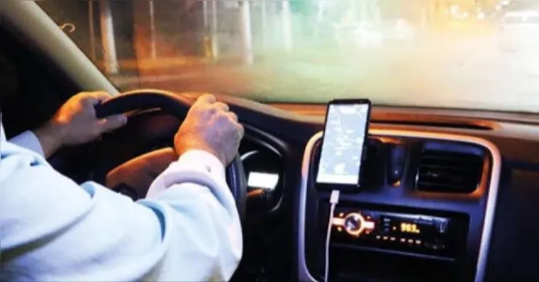 Imagem ilustrativa da notícia Veja como funciona esquema para aumentar preços em apps de carro e moto