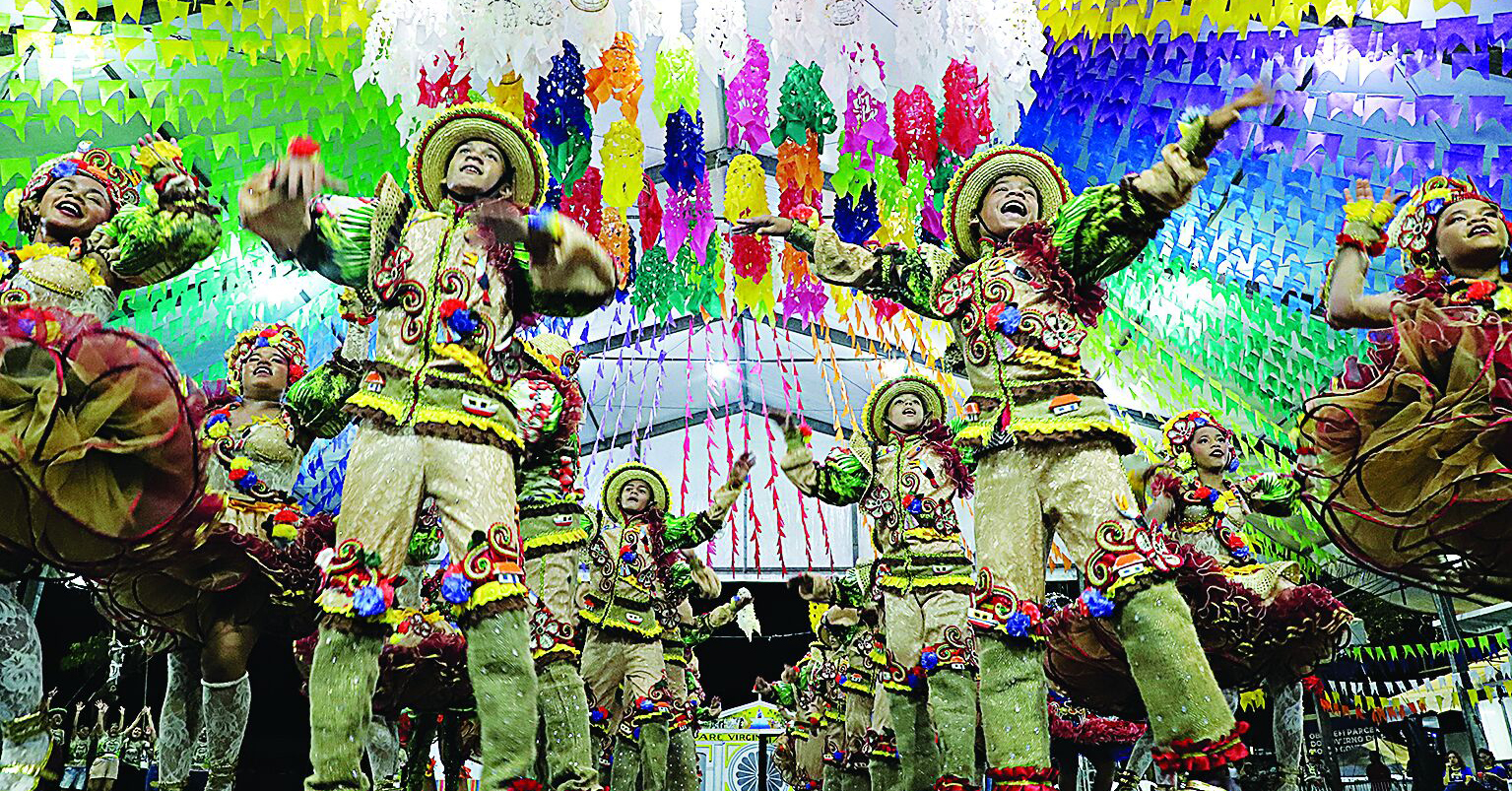 A abertura do Arraial de Belém ocorreu em meio a belas apresentações de quadrilhas