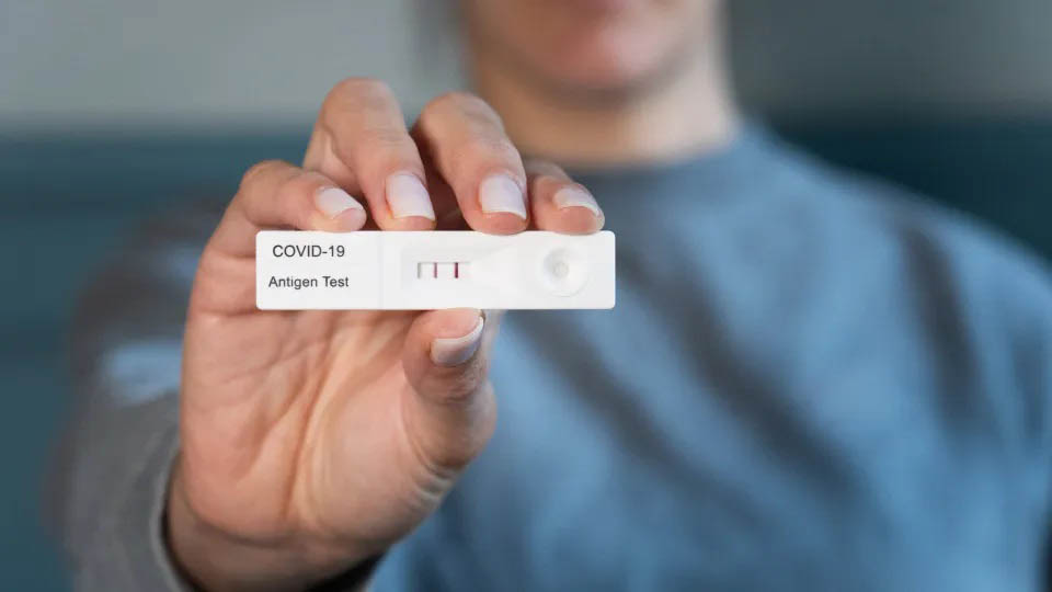 A variante Stratus, também chamada de XFG, alerta o sinal aos cuidados