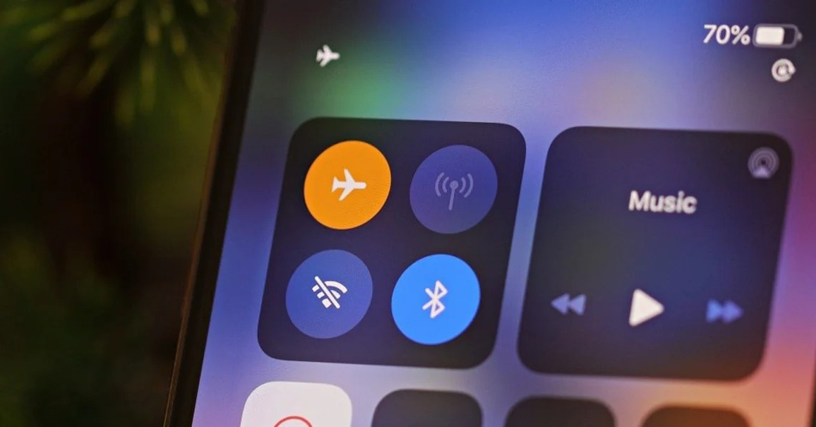 O modo avião é uma função do celular que desativa automaticamente todas as conexões sem fio do dispositivo