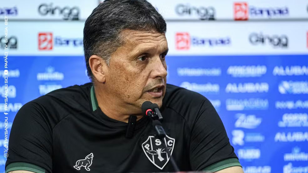Técnico Claudinei Oliveira do Paysandu