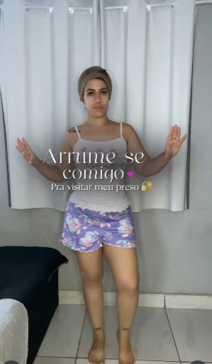 Os vídeos seguem o formato da popular trend “arrume-se comigo”
