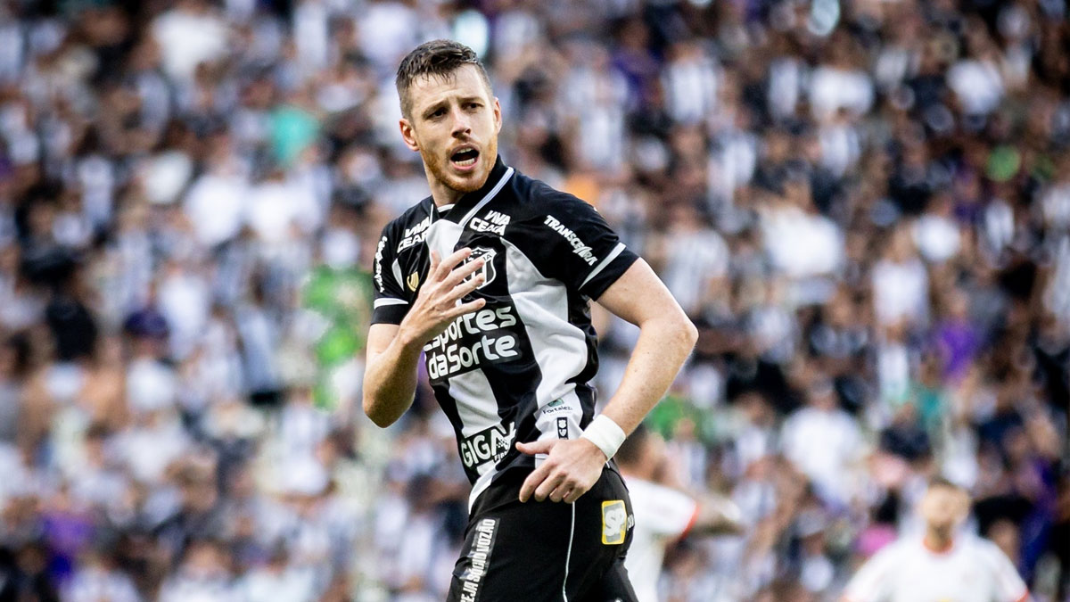 Imagem ilustrativa da notícia: Ceará vence com golaço e Bragantino amarga a 8ª derrota seguida