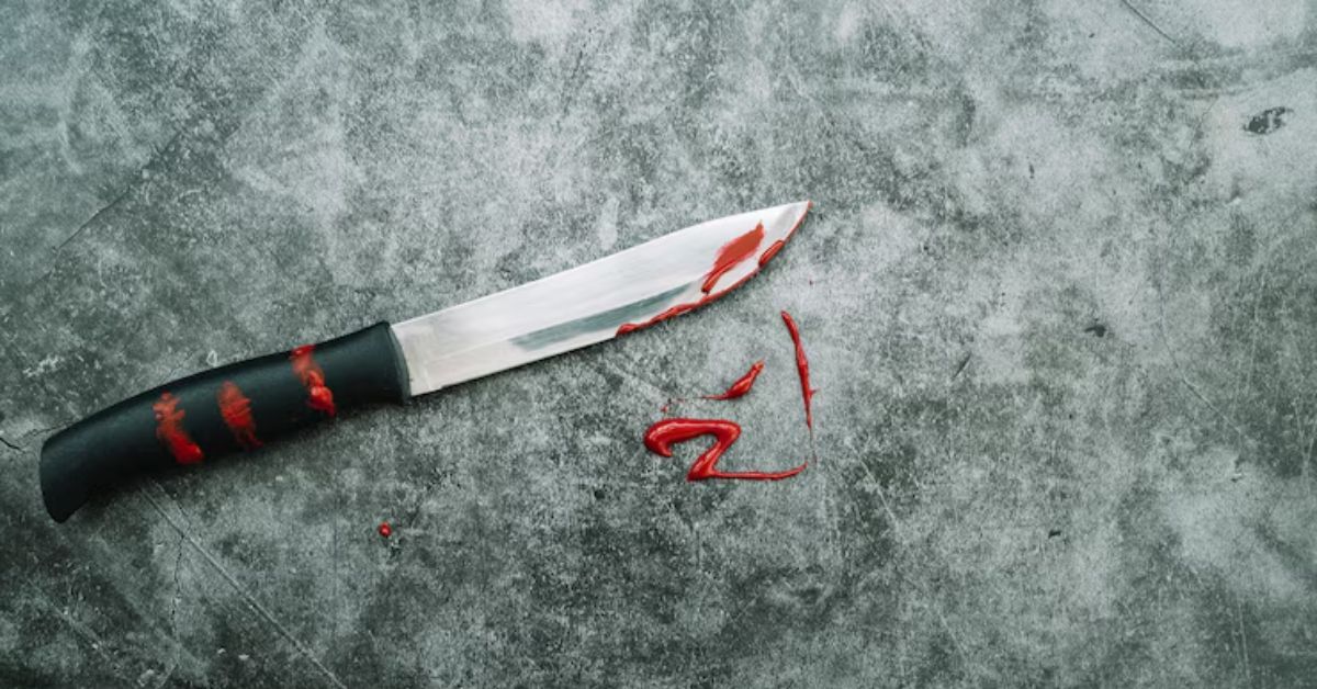 Um casal de idosos foi assassinado em Óbidos, Pará, em um crime brutal. O principal suspeito é um vizinho, e a polícia investiga as circunstâncias do caso.