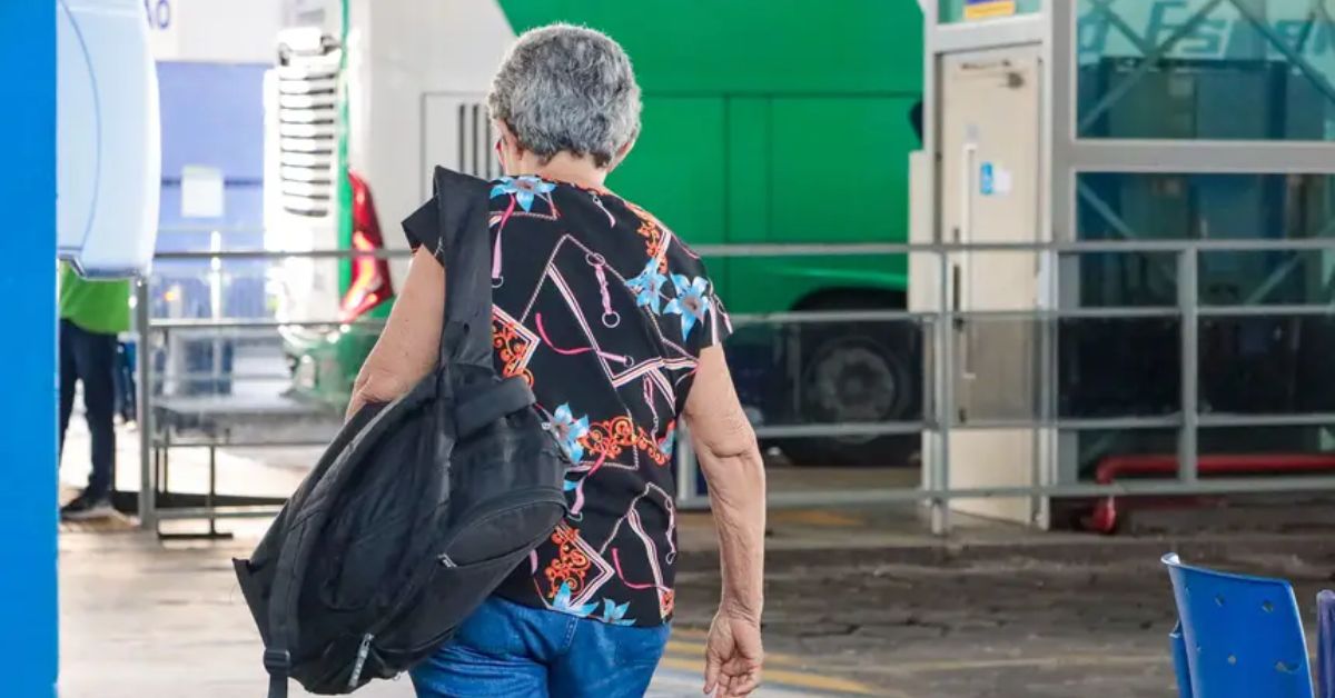 Agressões podem ocorrer tanto no ambiente familiar quanto em instituições ou locais públicos