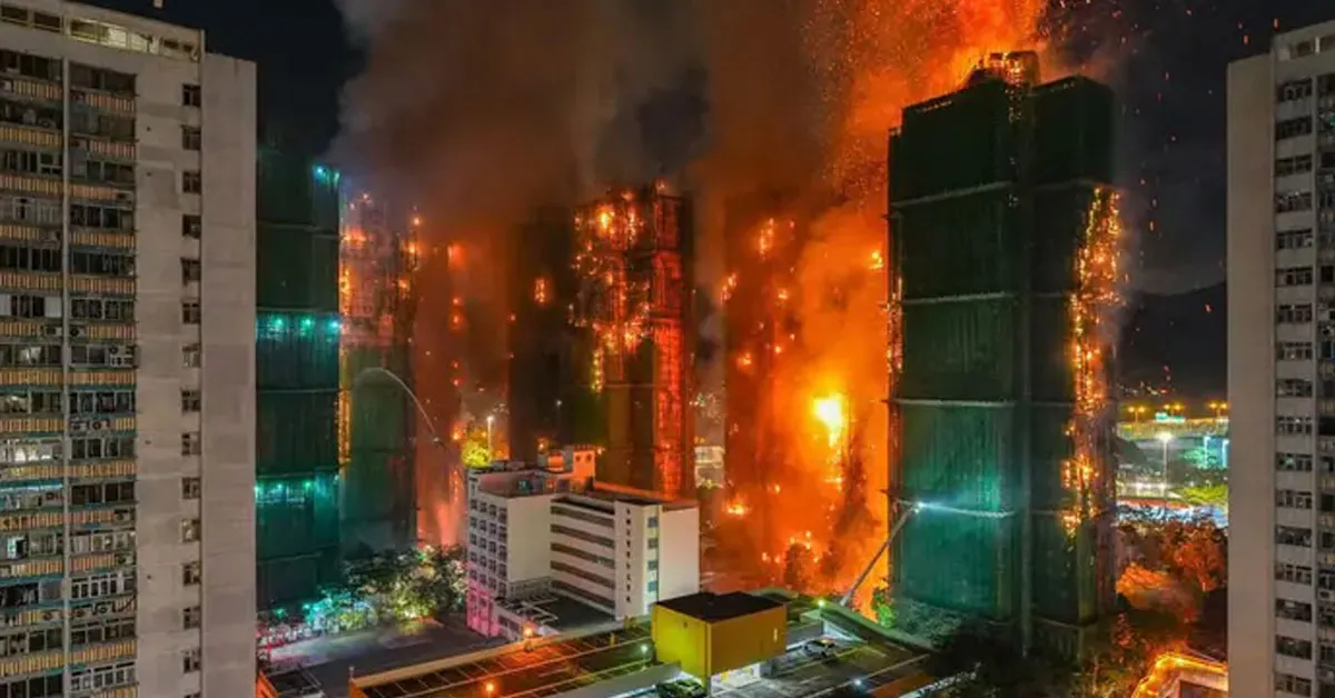 Pelo menos 29 pessoas foram hospitalizadas. As causas do incêndio ainda não foram identificadas.