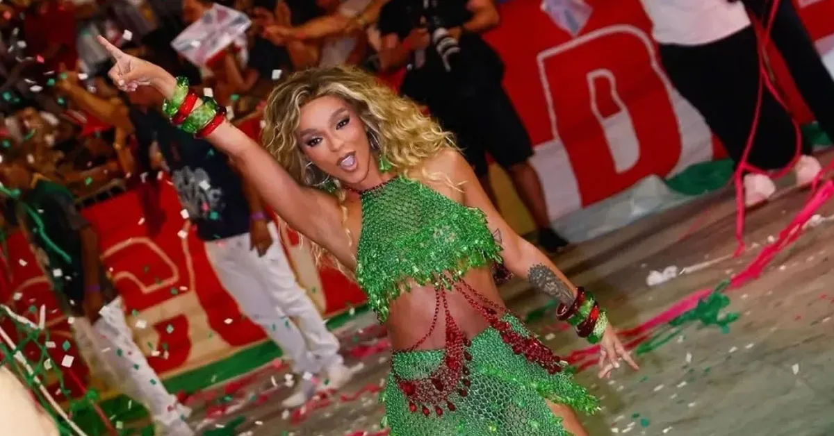 Brunna Gonçalves em mini desfile da Grande Rio, na Cidade do Samba