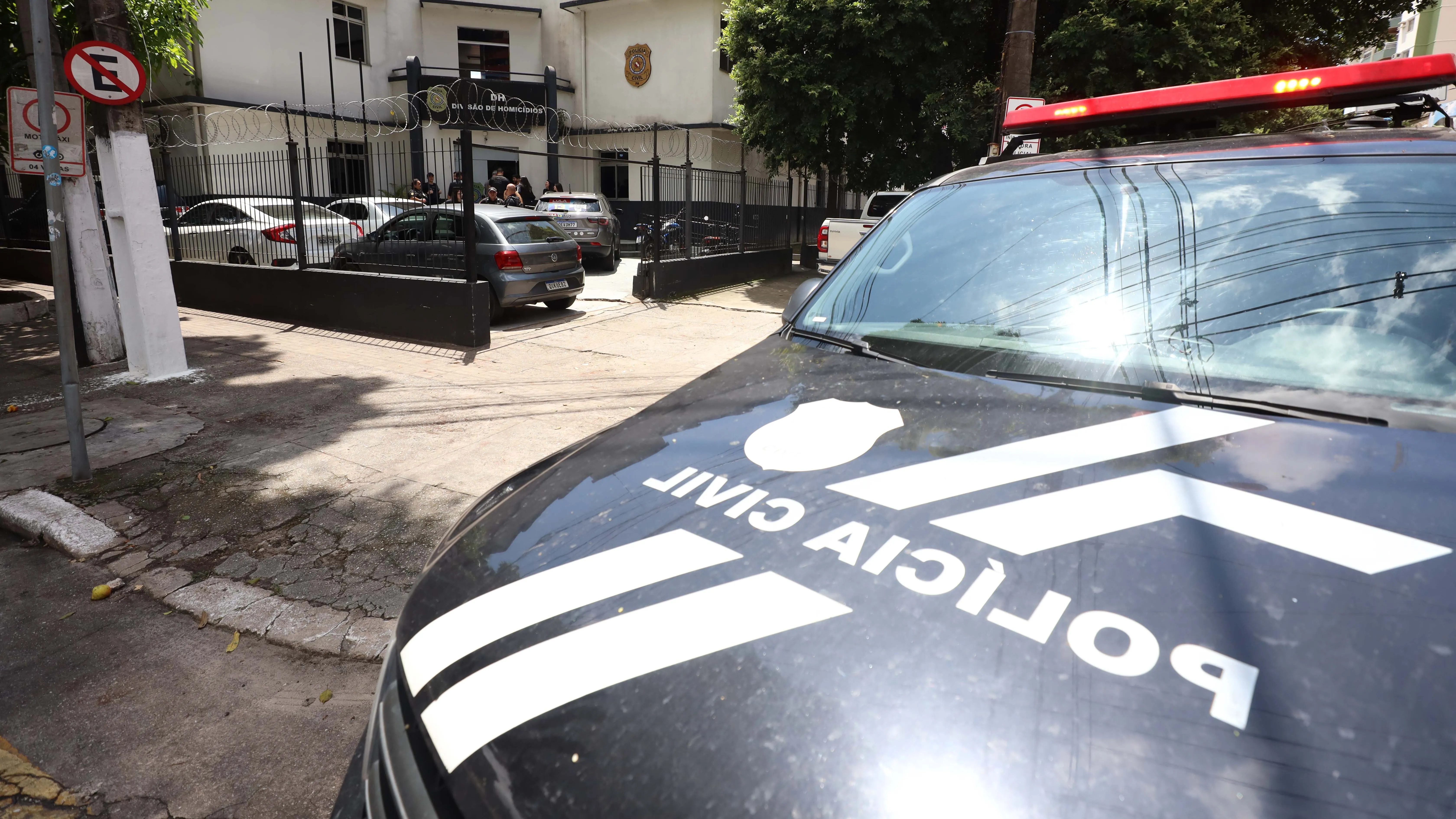 O processo seletivo contempla duas funções distintas, com salários iniciais de até R$ 1.983,34, além de gratificações previstas