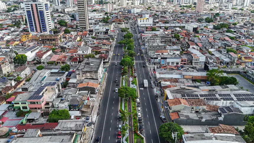 A Avenida Duque de Caxias em Belém é modernizada, unindo mobilidade, lazer e sustentabilidade, preparando a cidade para a COP30 e gerando 200 empregos.