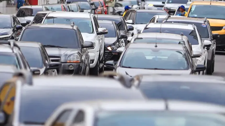 O benefício é válido até o dia 15 de setembro e contempla os proprietários de veículos com placas de final 78 a 98