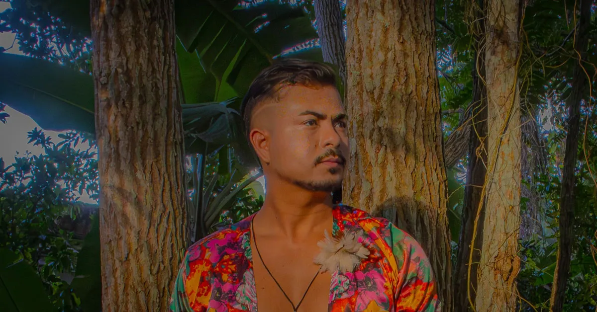 O clipe foi gravado na praia da Aldeia, em Cametá