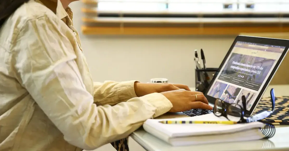 O home office deixou de ser uma tendência passageira para se consolidar como um modelo de trabalho permanente