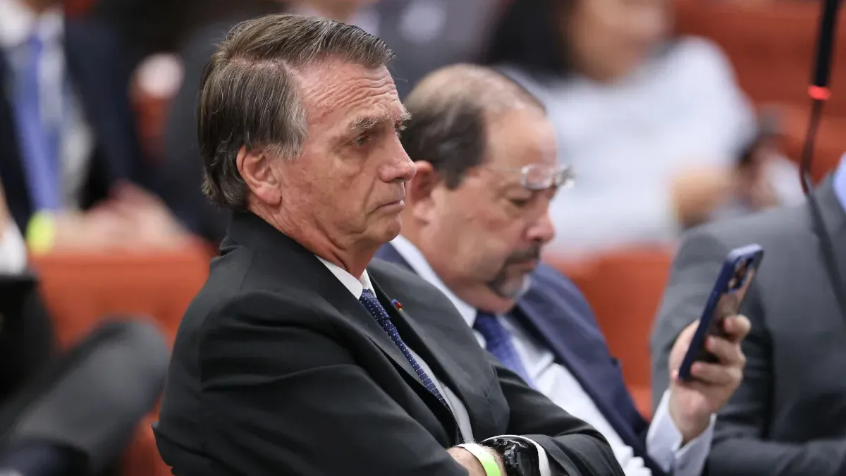 Jair Bolsonaro foi sentenciado a 27 anos e três meses de prisão pela Primeira Turma do STF.