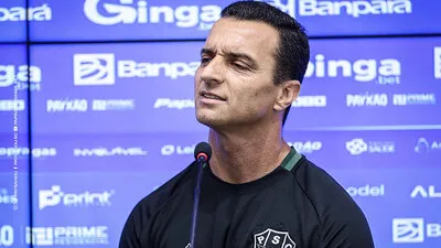 Junior Rocha foi apresentado oficialmente como treinador do Paysandu para 2026.