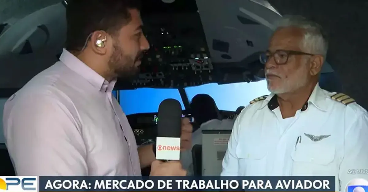 Queda de avião em simulação ao vivo gera risadas no Dia do Aviador