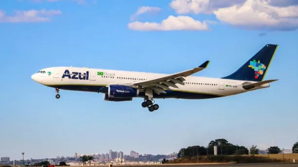 Azul oferta vaga de empregos pelo Brasil