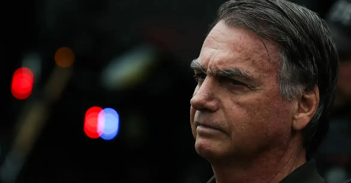 Bolsonaro iniciou o cumprimento de prisão nesta semana e está encarcerado na sede da Polícia Federal em Brasília.