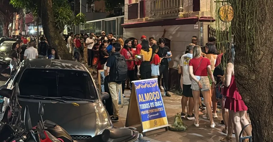 Após poucas horas do início das vendas dos ingressos, o local anunciou que ele já estavam esgotados, a fim de respeitar a lotação do espaço, por medidas de segurança.