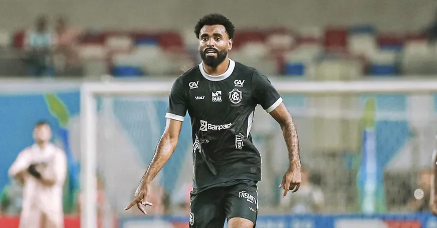 Caio Vinícius viu os parceiros perderem gols cara a cara