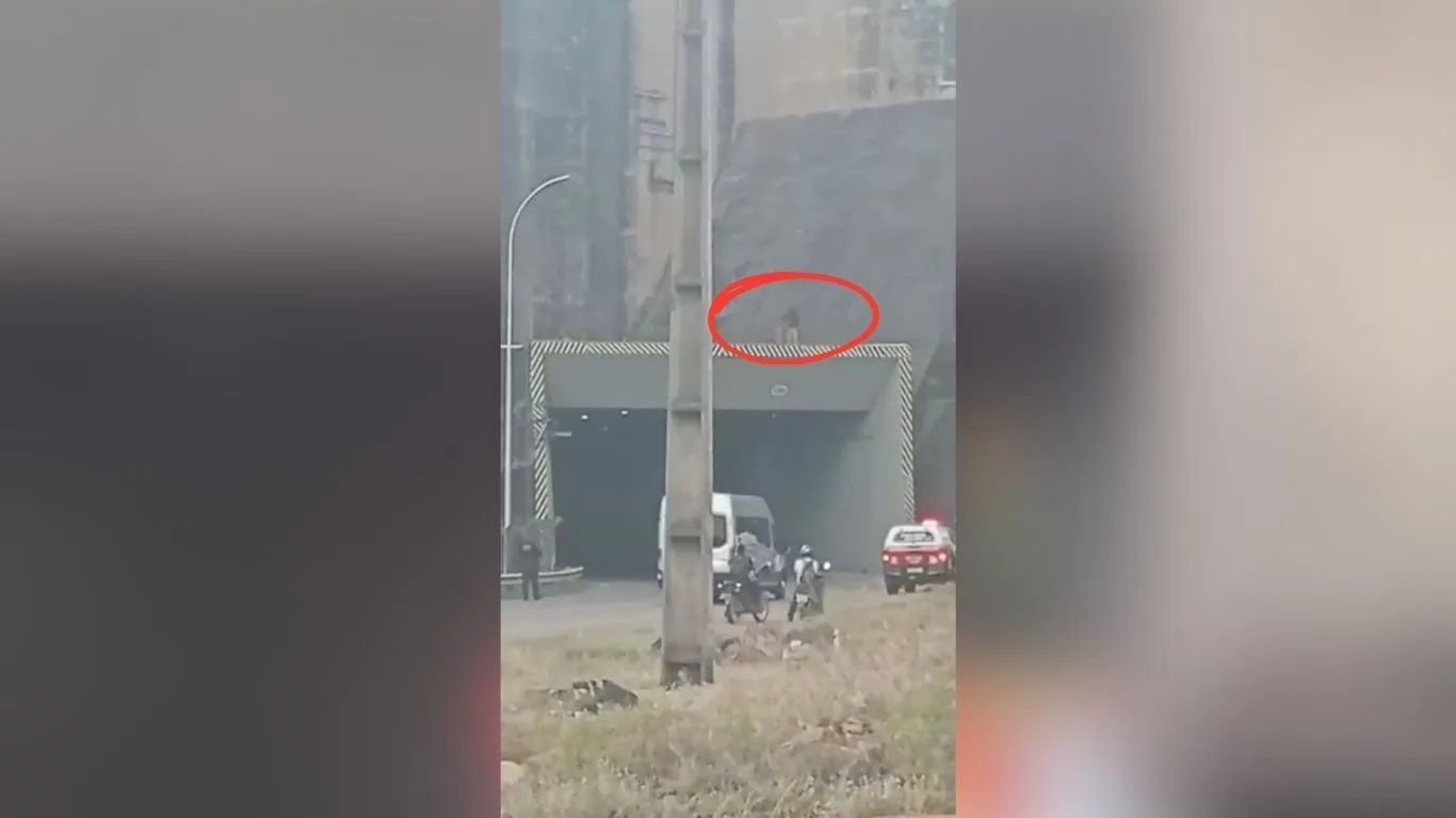 De acordo com informações, por volta das 5h da manhã, um vigilante avistou a menina caminhando em frente à empresa Dow, em direção à usina.