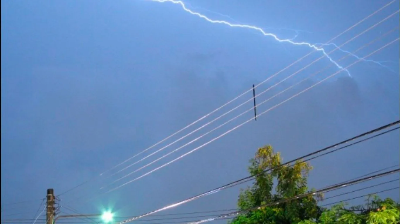 Período chuvoso demanda maiores cuidados com equipamentos eletro-eletrônicos