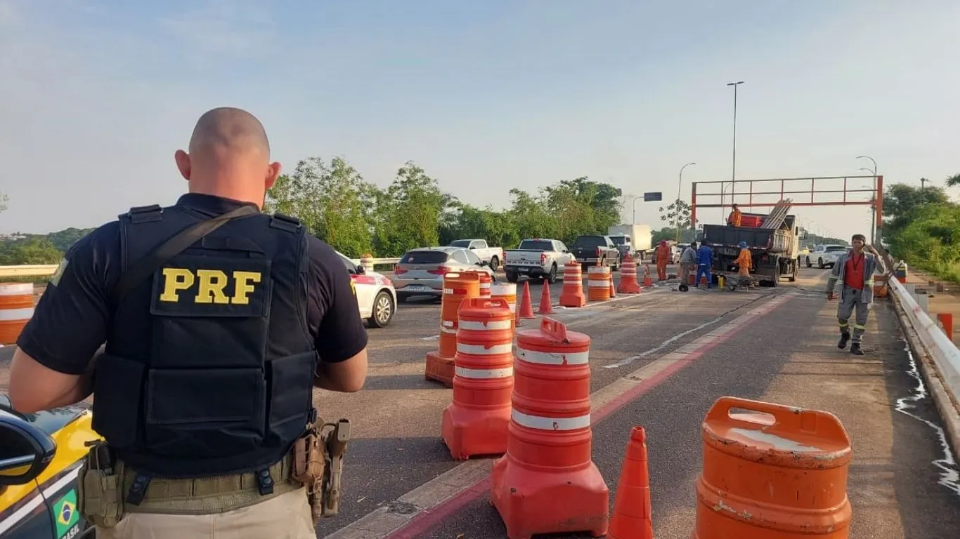 Quinto pórtico foi instalado na tarde desta quarta-feira (3) na via interdidata da ponte sobre o rio Itacaiúnas